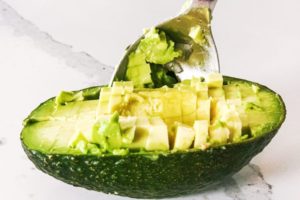 fresh-homemade-guacamole-avocado